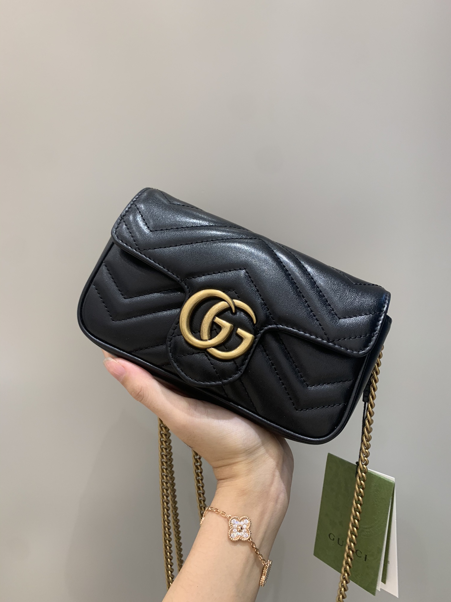グッチ「Gucci」クラシック ショルダーバッグ