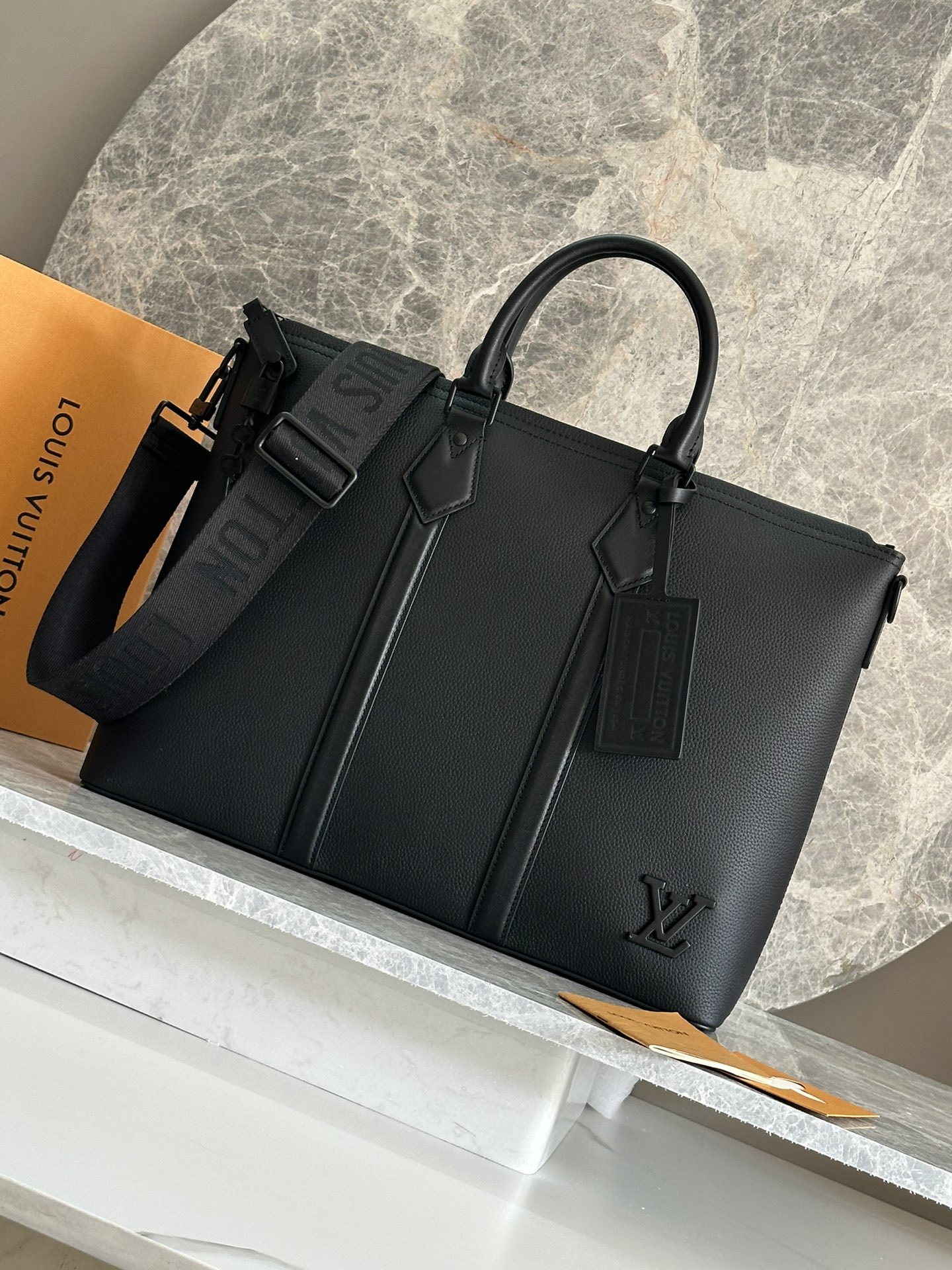 ルイ・ヴィトン「Louis Vuitton」LOCK IT TOTE バッグ