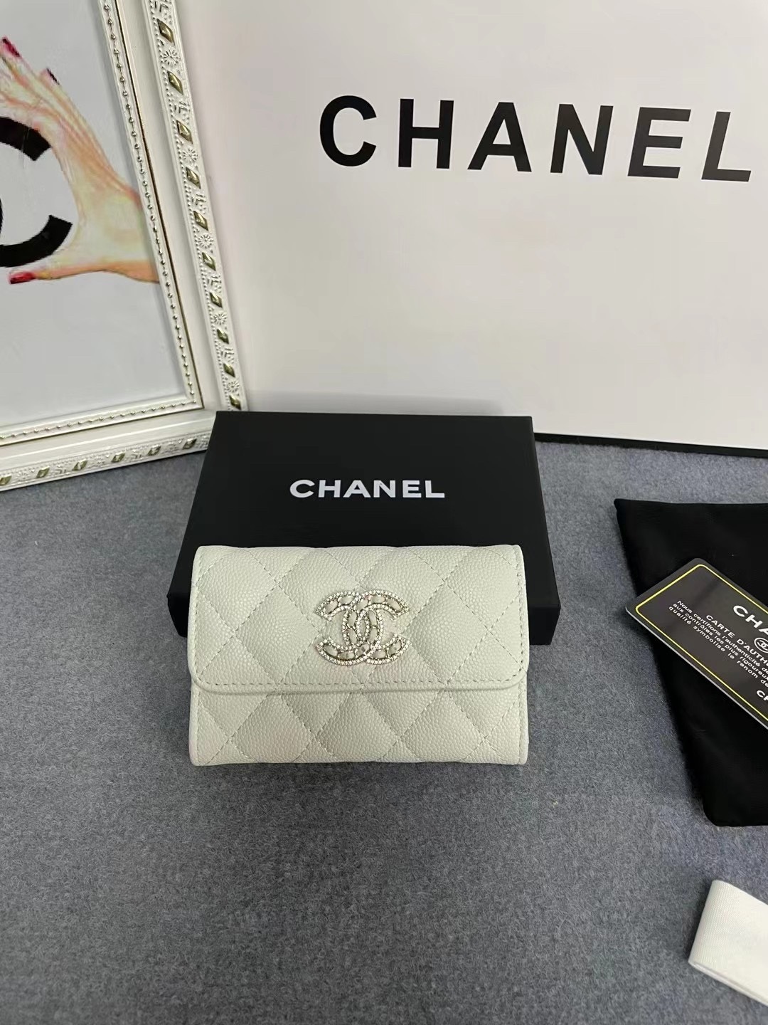 シャネル「Chanel」カヴィアレザー ダイヤモンドロゴ カードケース