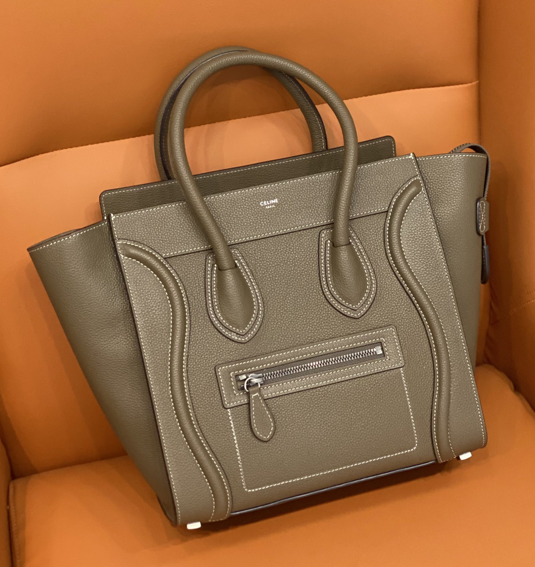 セリーヌ「Celine」ラゲージ マイクロ スムースレザー ショルダーバッグ