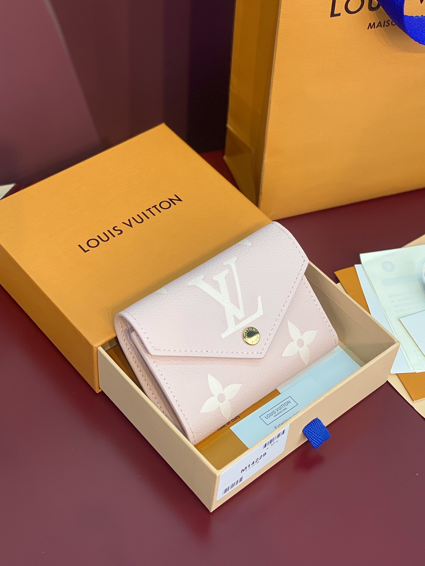 ルイ・ヴィトン「Louis Vuitton」 VICTORINE ウォレット