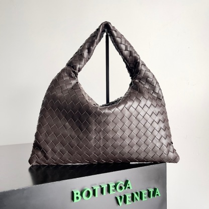 ボッテガ・ヴェネタ「Bottega Veneta」ホップ ショルダーバッグ ラージ レザー