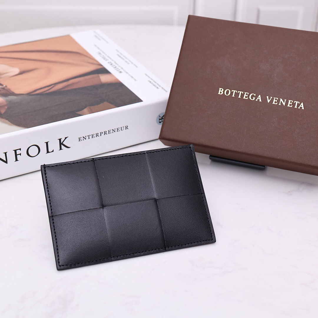 ボッテガ・ヴェネタ「Bottega Veneta」イントレチャート スリムカードホルダー
