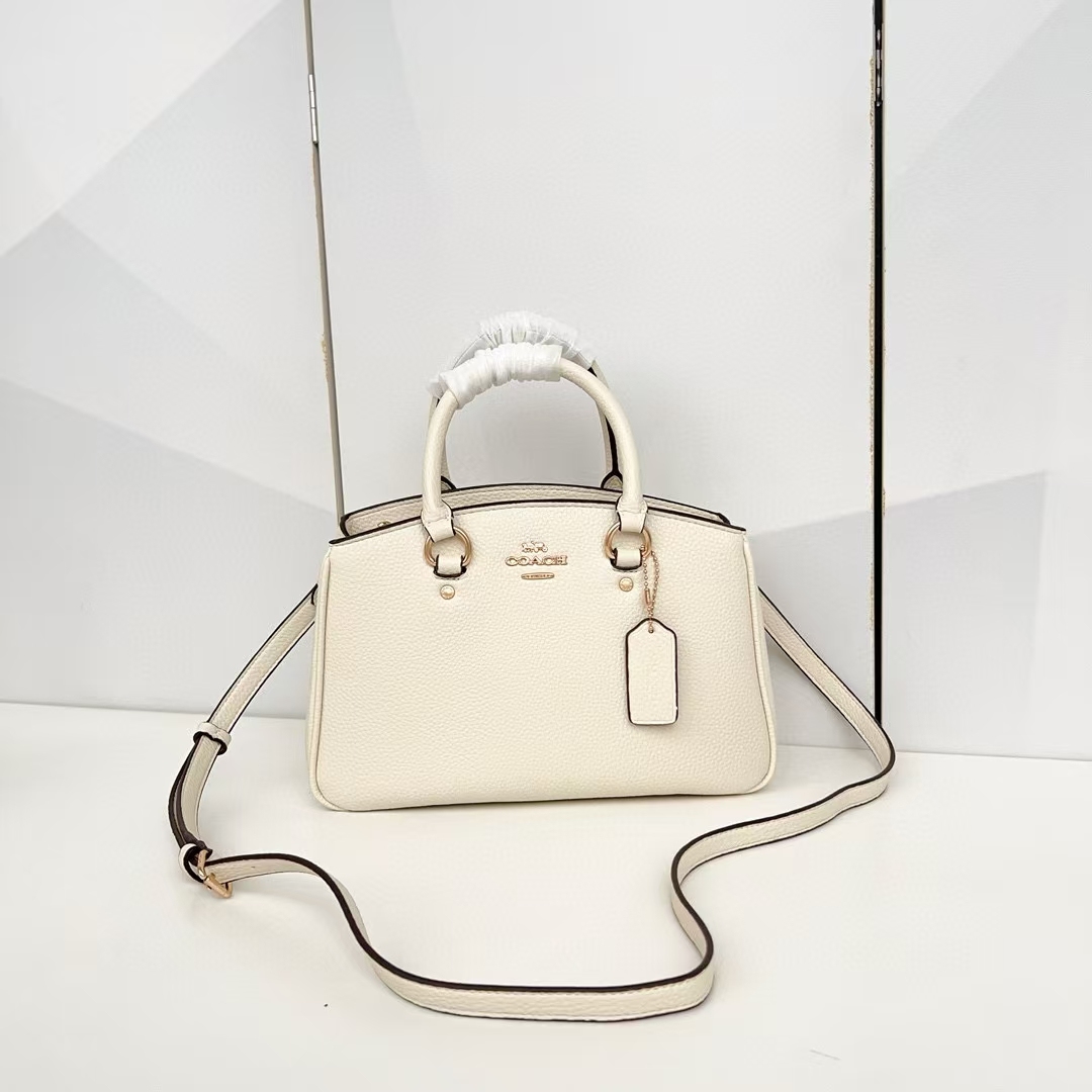 コーチ「Coach」ダーシー シリーズ ショルダーバッグ