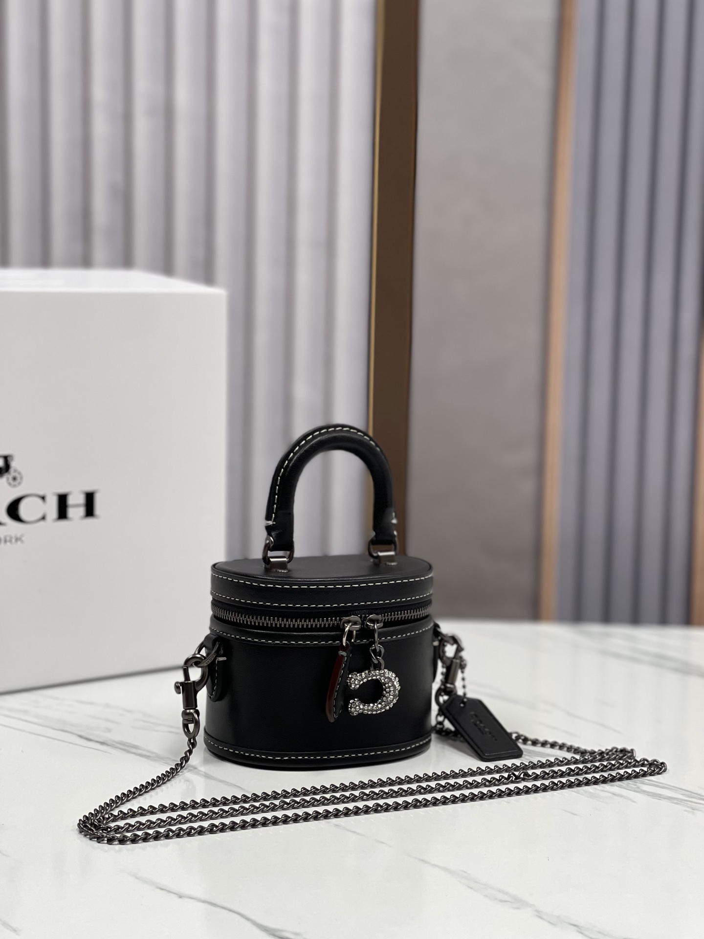 コーチ「Coach」Trail12 ミニボックスバッグ