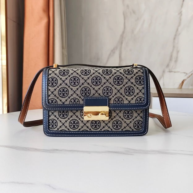 トリー バーチ「Tory Burch」 T Monogram ショルダーバッグ