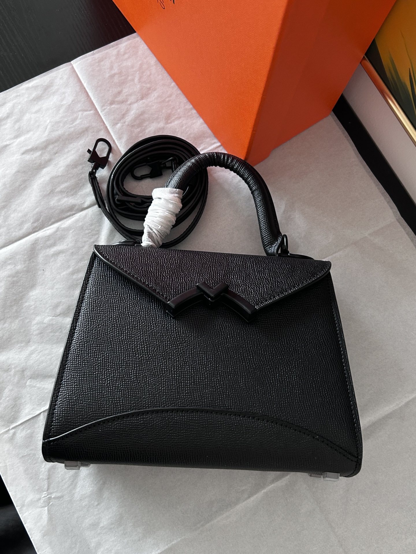 モイナ「Moynat」Gabrielle Mロック ハンドバッグ