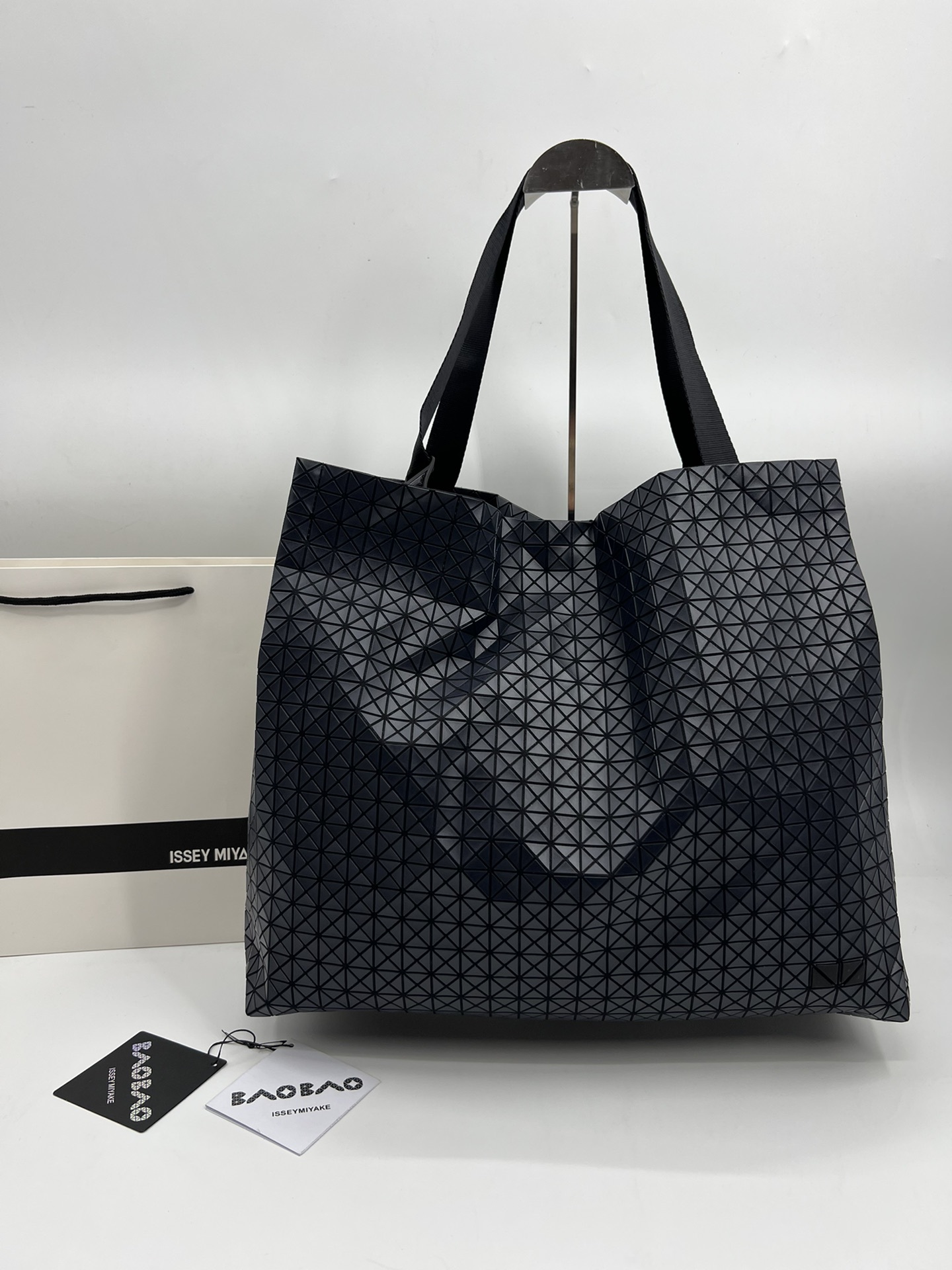 イッセイ・ミヤケ「Issey Miyake」ビジネストートバッグ