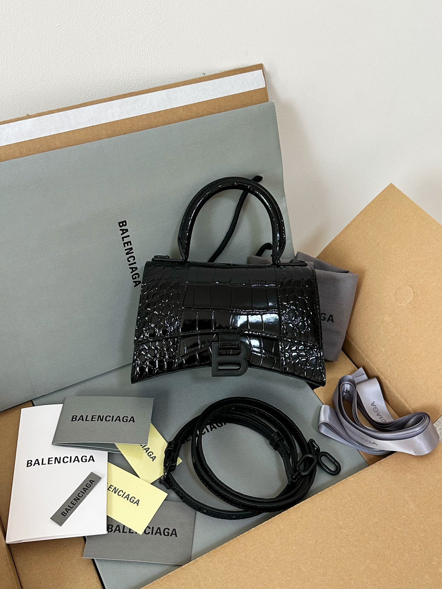 バレンシアガ「Balenciaga」Crocodile-Embossed Bag