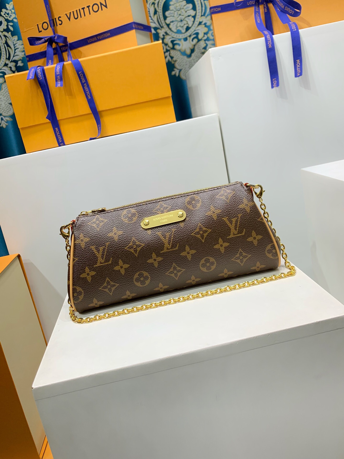ルイ・ヴィトン「Louis Vuitton」Pochette Eva ハンドバッグ