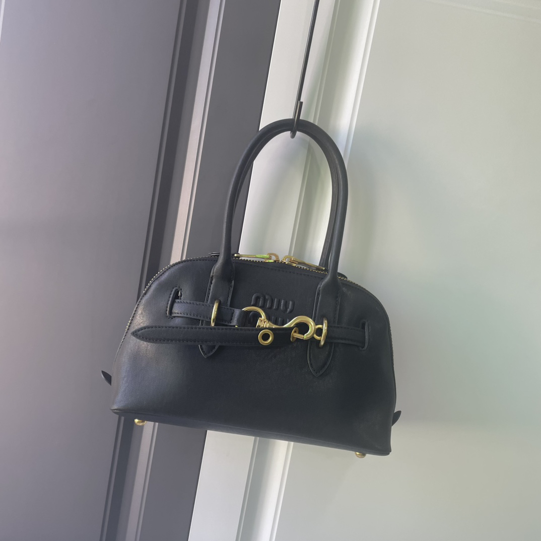 ミュウミュウ「Miu Miu」Matelassé Bowling Tote Bag