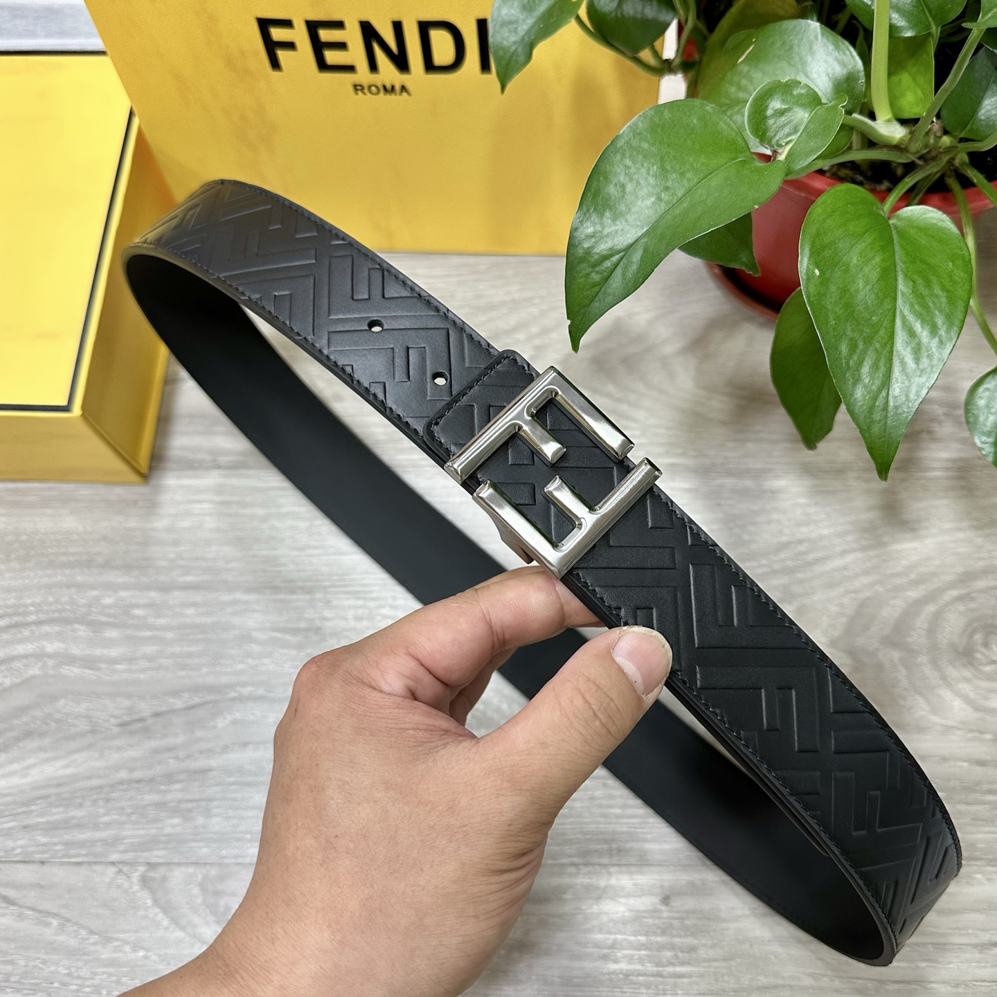 フェンディ「Fendi」FF ベルト - リバーシブル フックベルト