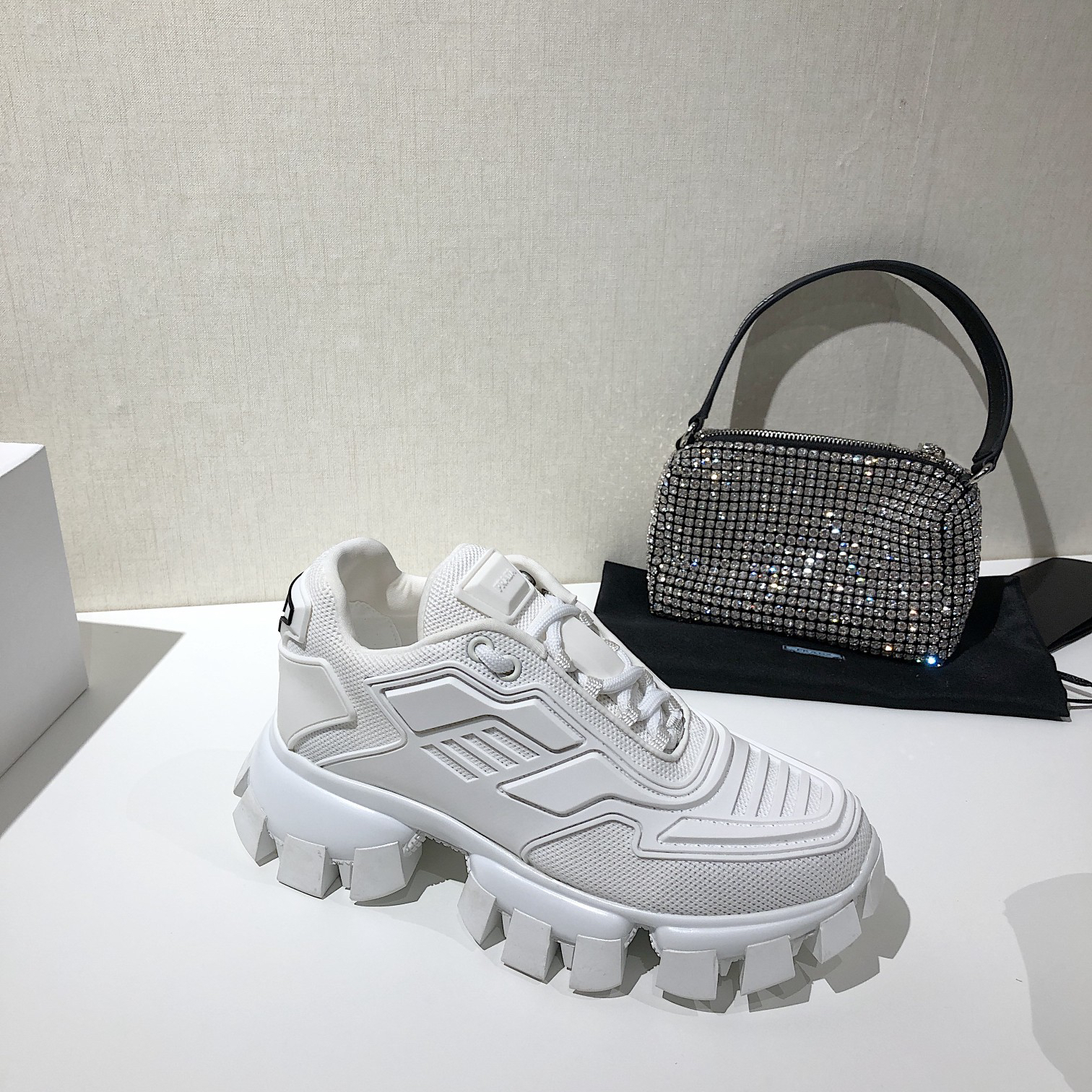 プラダ「Prada」 ディアドラ スニーカー