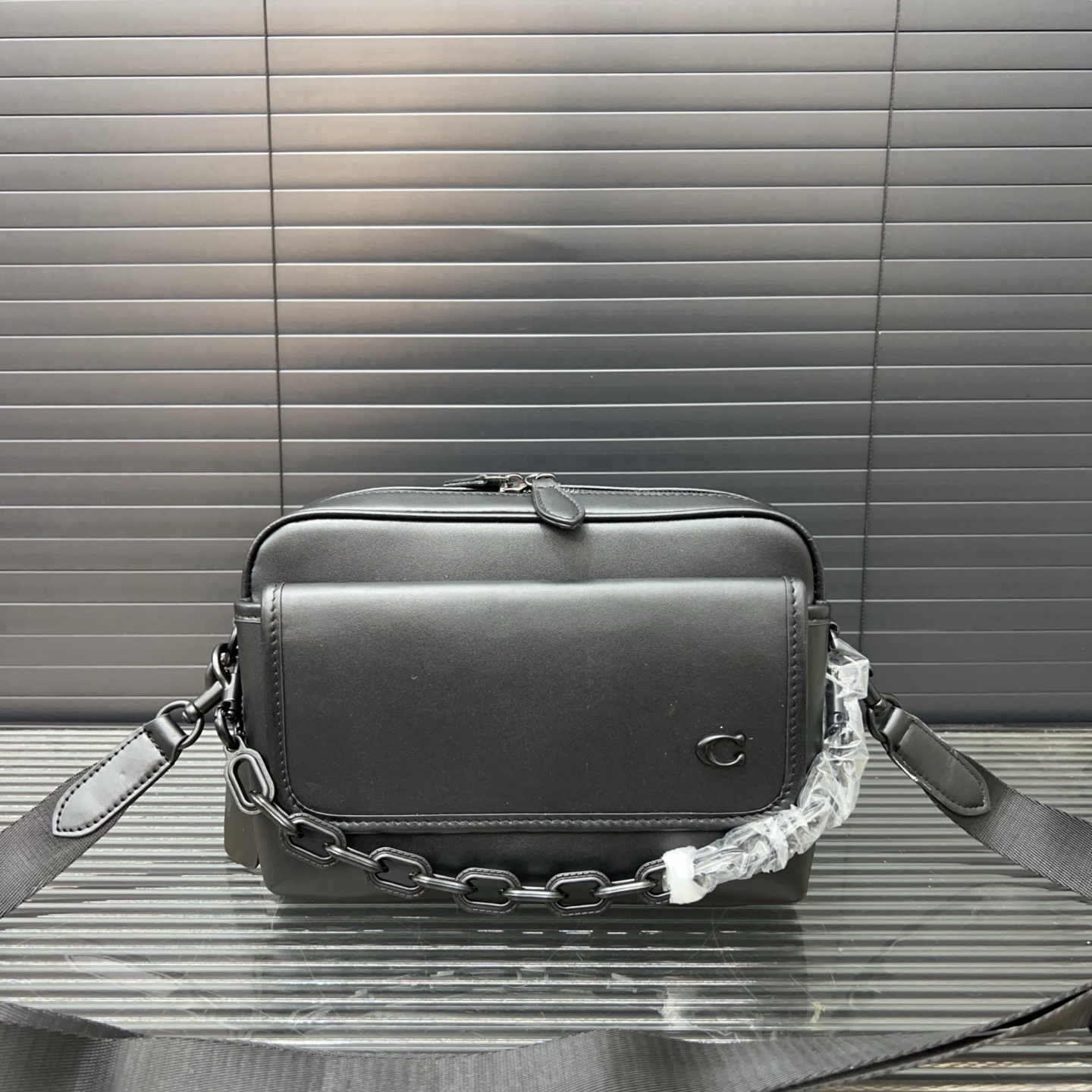 コーチ「Coach」CHARTER FLAP 24 クロスボディーバッグ