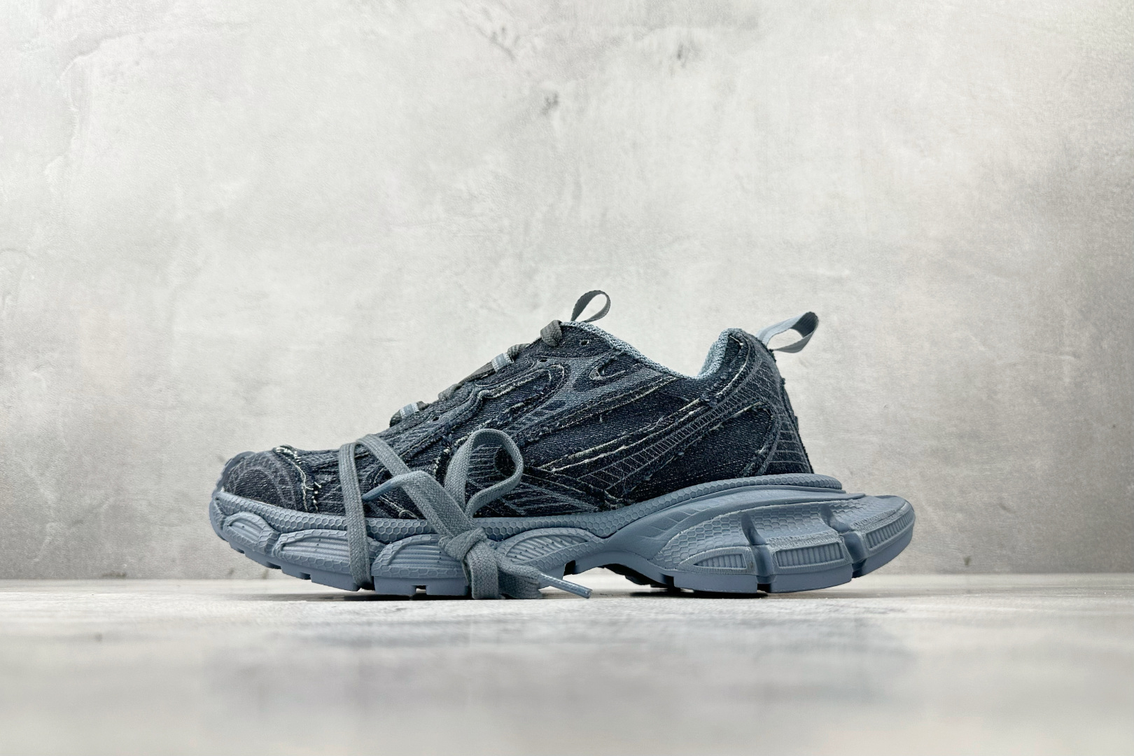 バレンシアガ「Balenciaga」トリプルS スニーカー