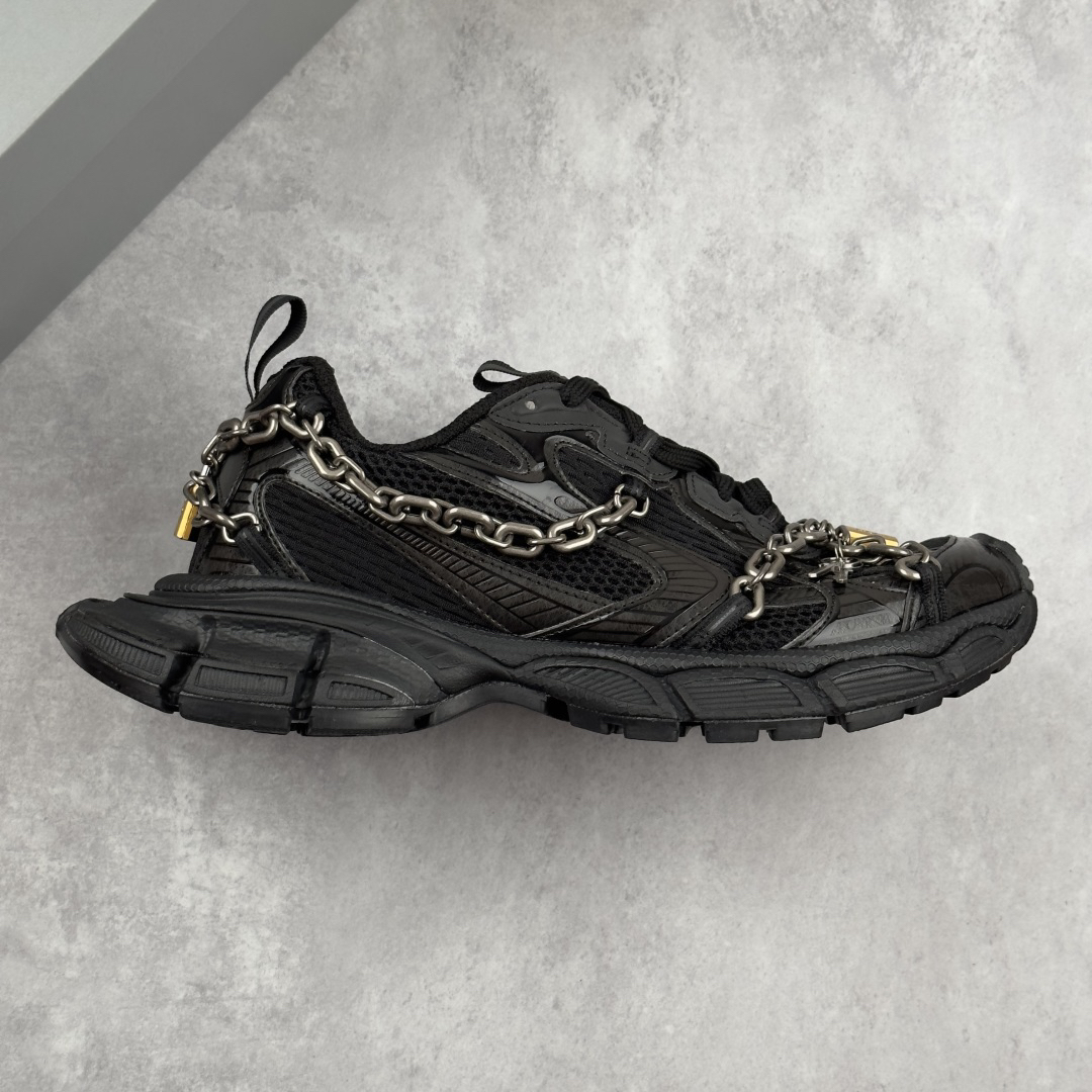 バレンシアガ「Balenciaga」Antom 3XLスニーカー