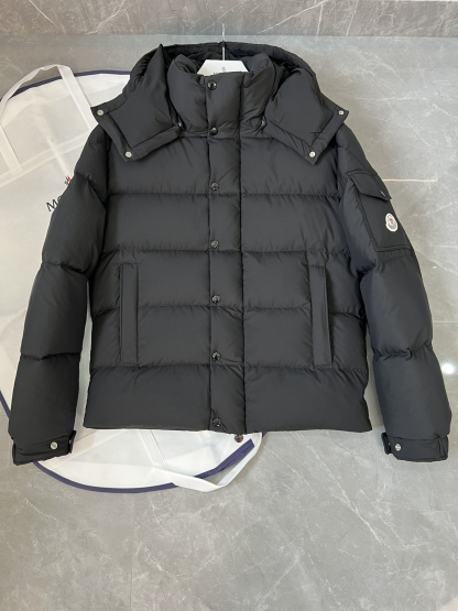 モンクレール「Moncler」Vezere ダウンジャケット