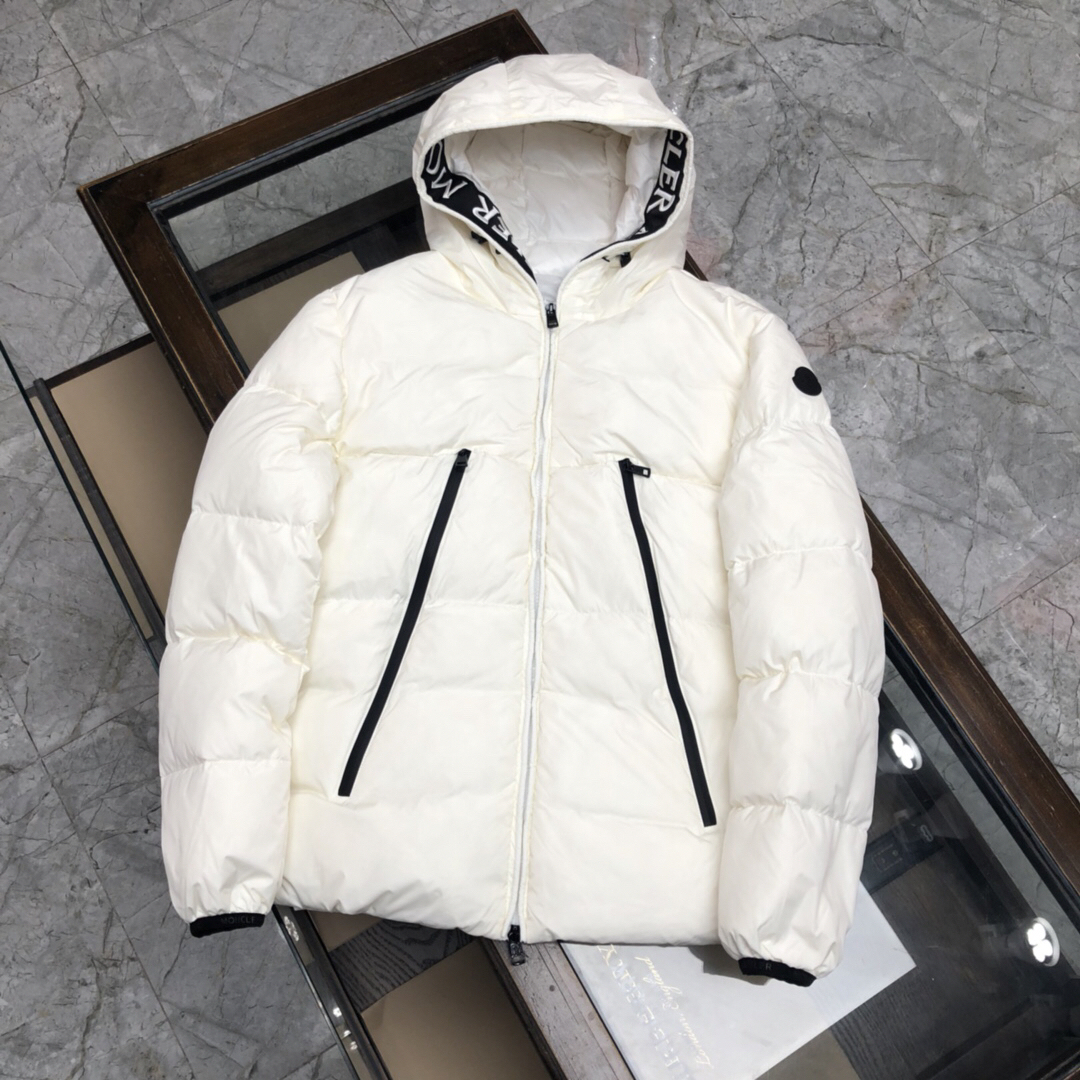 モンクレール「Moncler」ロゴ レター ダウンジャケット
