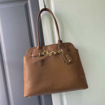 ミュウミュウ「Miu Miu」Collection Aventure Nappa レトロトートバッグ