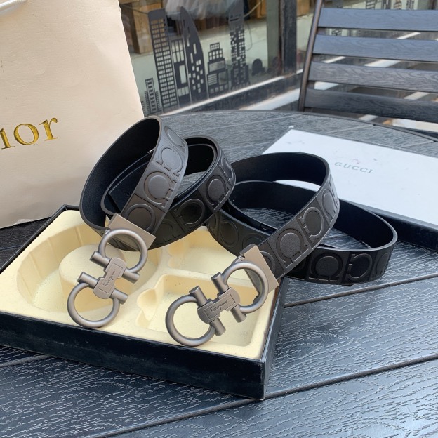 フェラガモ「Ferragamo」リバーシブルベルト