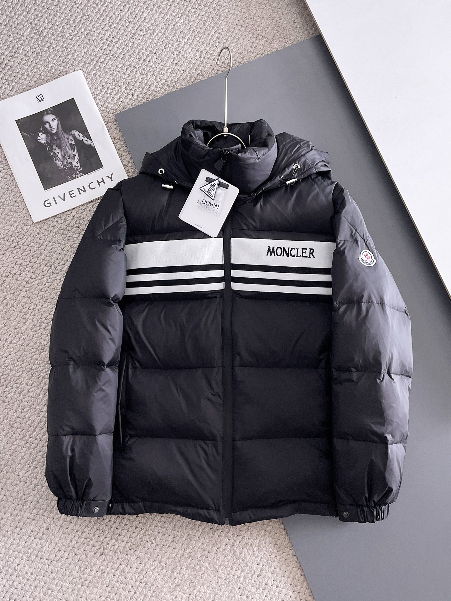 モンクレール「Moncler」スタンドカラー ダウンジャケット