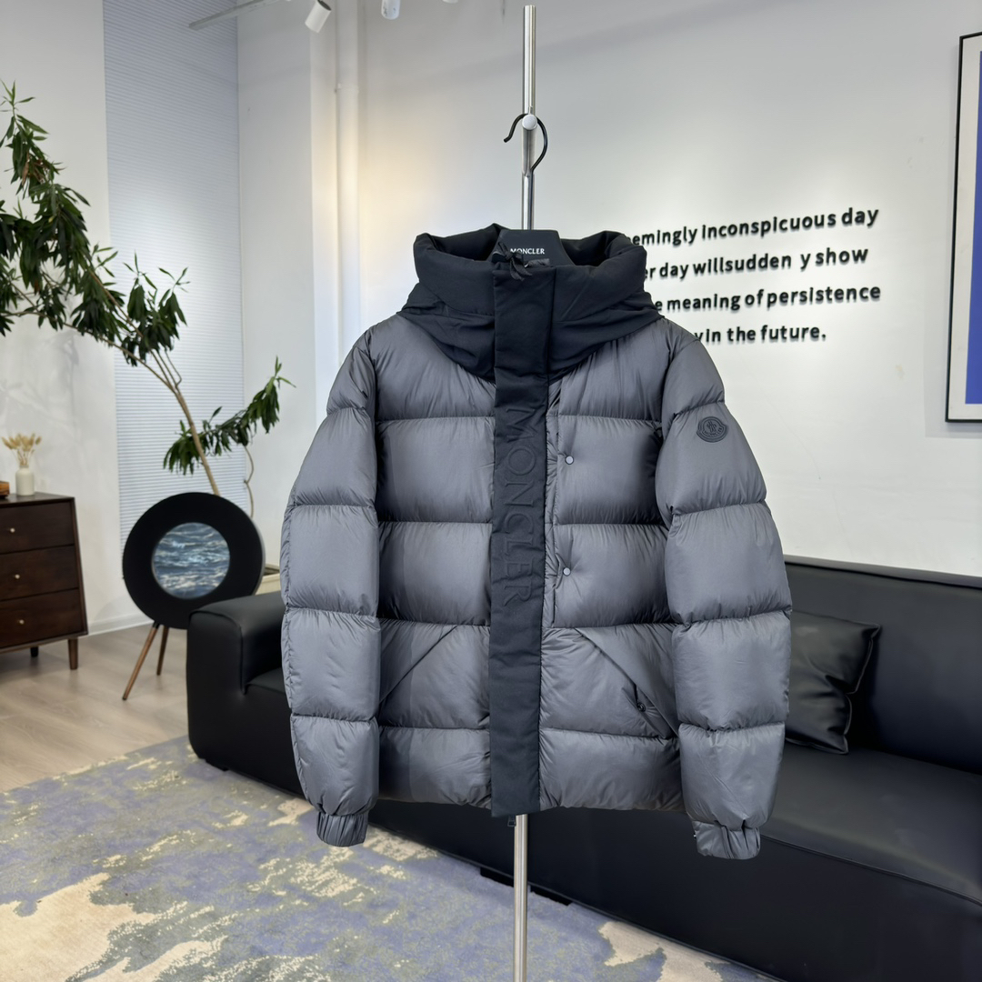 モンクレール「Moncler」Madeira ブラック ダウンジャケット