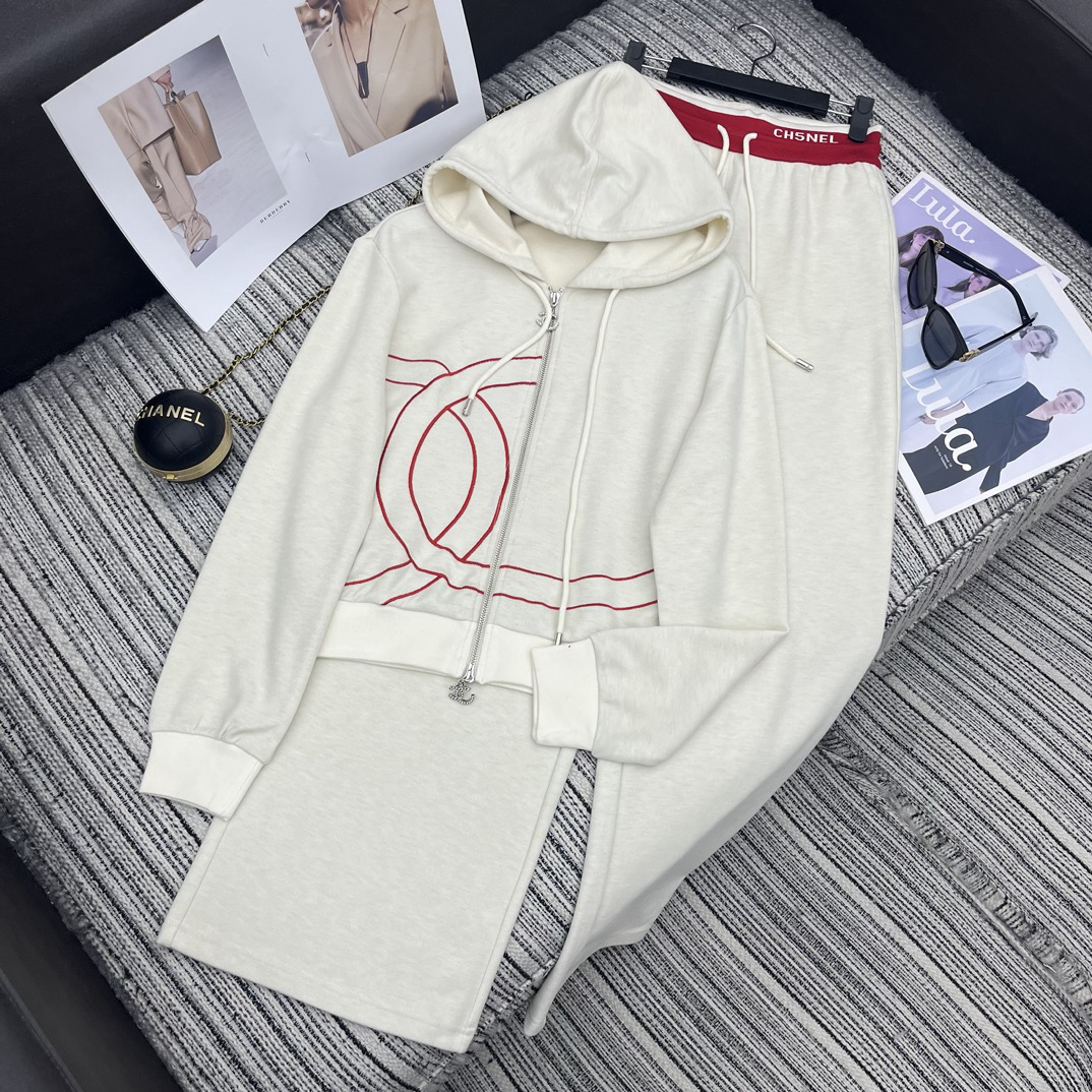 シャネル「Chanel」ダブルC エンブロイダリー パーカ & ハイウエスト ワイドパンツ セット