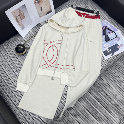 シャネル「Chanel」ダブルC エンブロイダリー パーカ & ハイウエスト ワイドパンツ セット