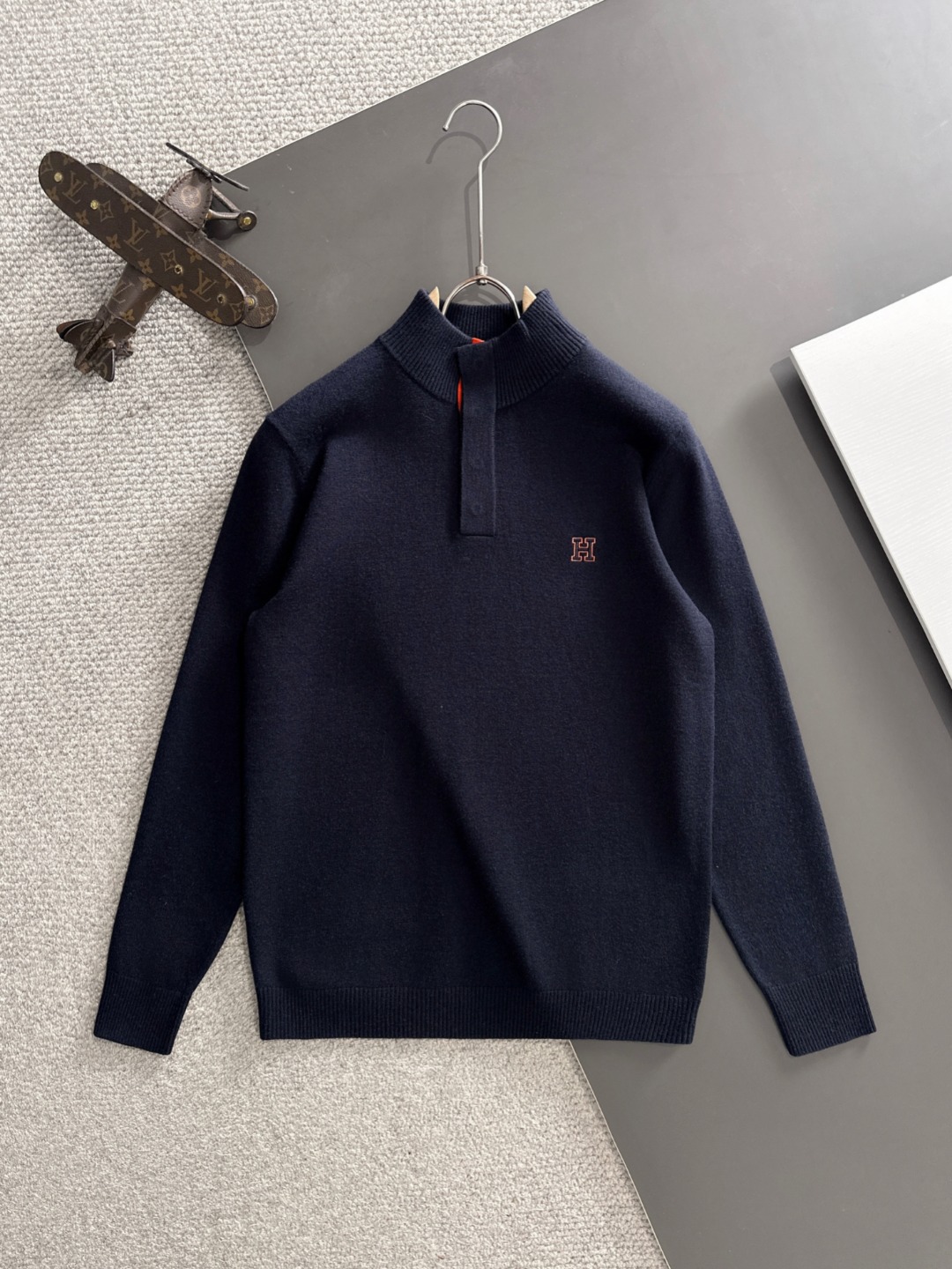 エルメス「Hermès」エンブレム ロゴ ニット セーター