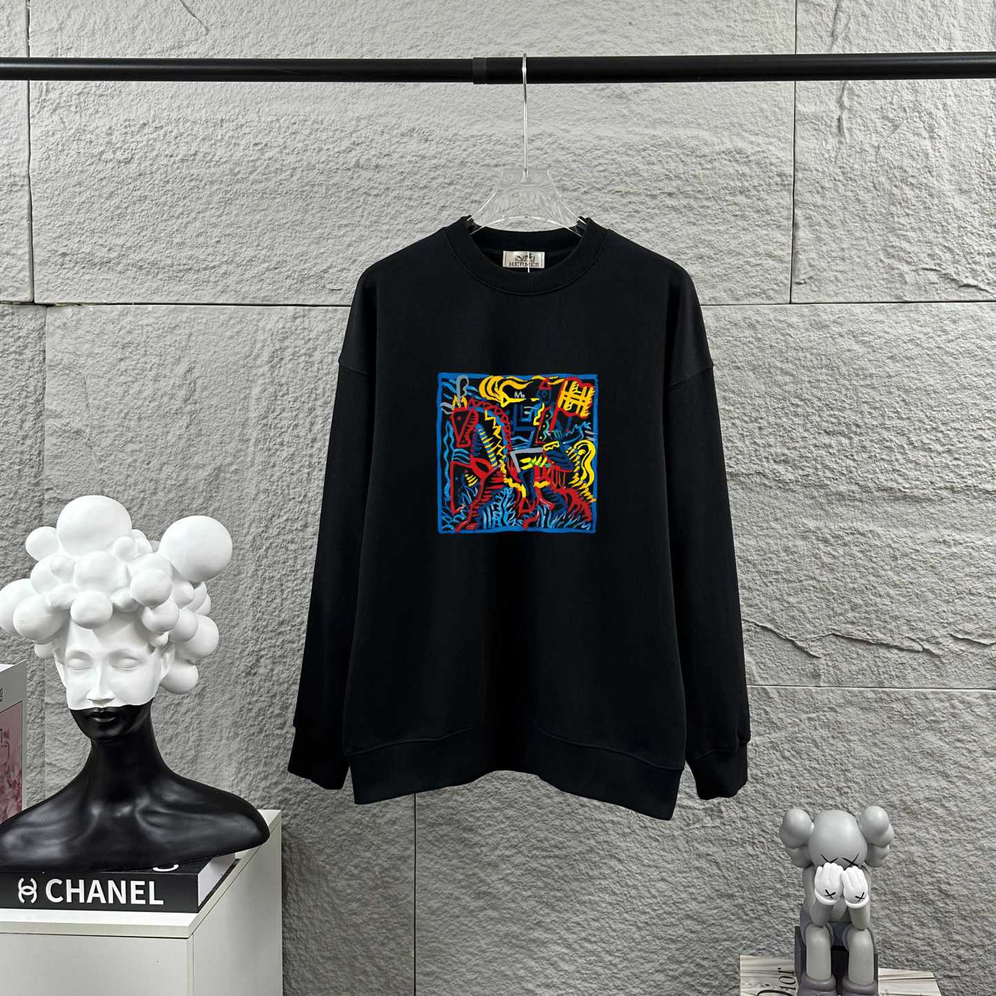 エルメス「Hermès」グラフィティ ホース プルオーバー スウェットシャツ