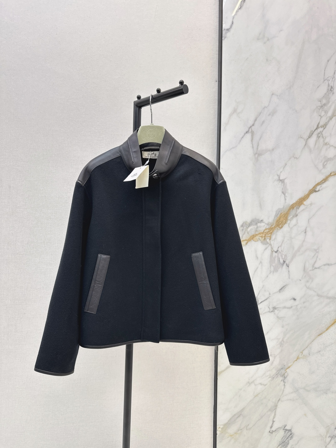 エルメス「Hermès」レザーパネル スタンドカラー ジャケット