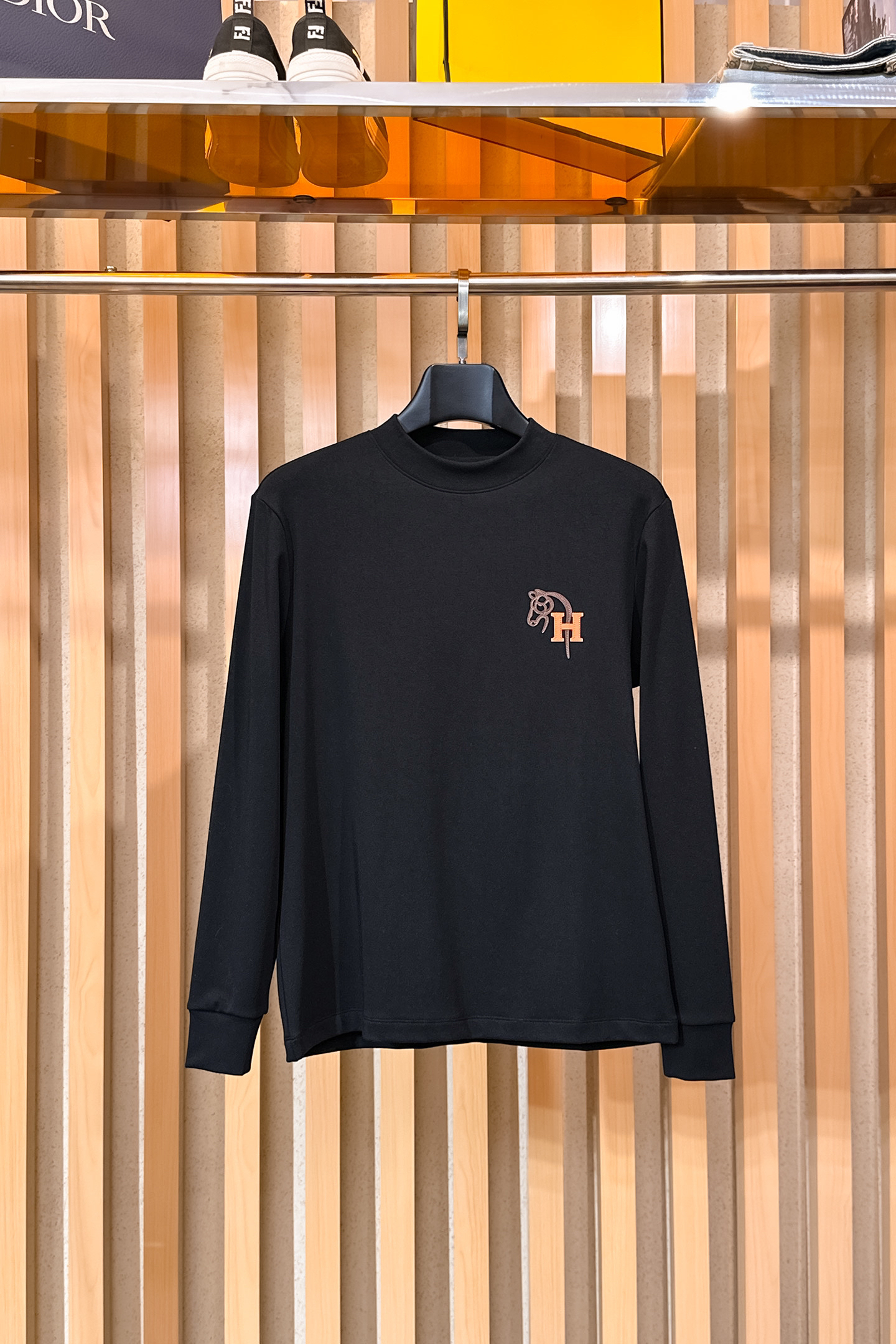 エルメス「Hermès」エンブロイダリー ロゴ スウェットシャツ