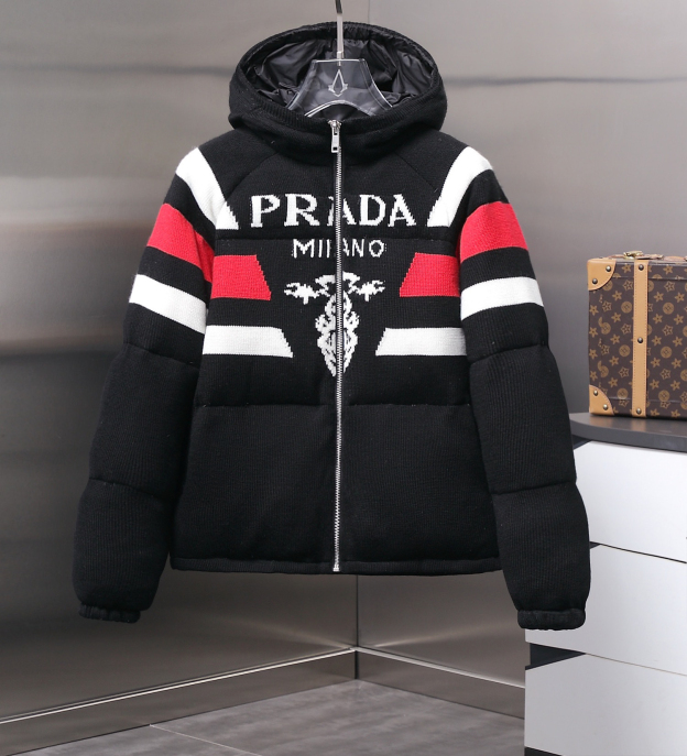 プラダ「Prada」ウール＆カシミア ダウンジャケット