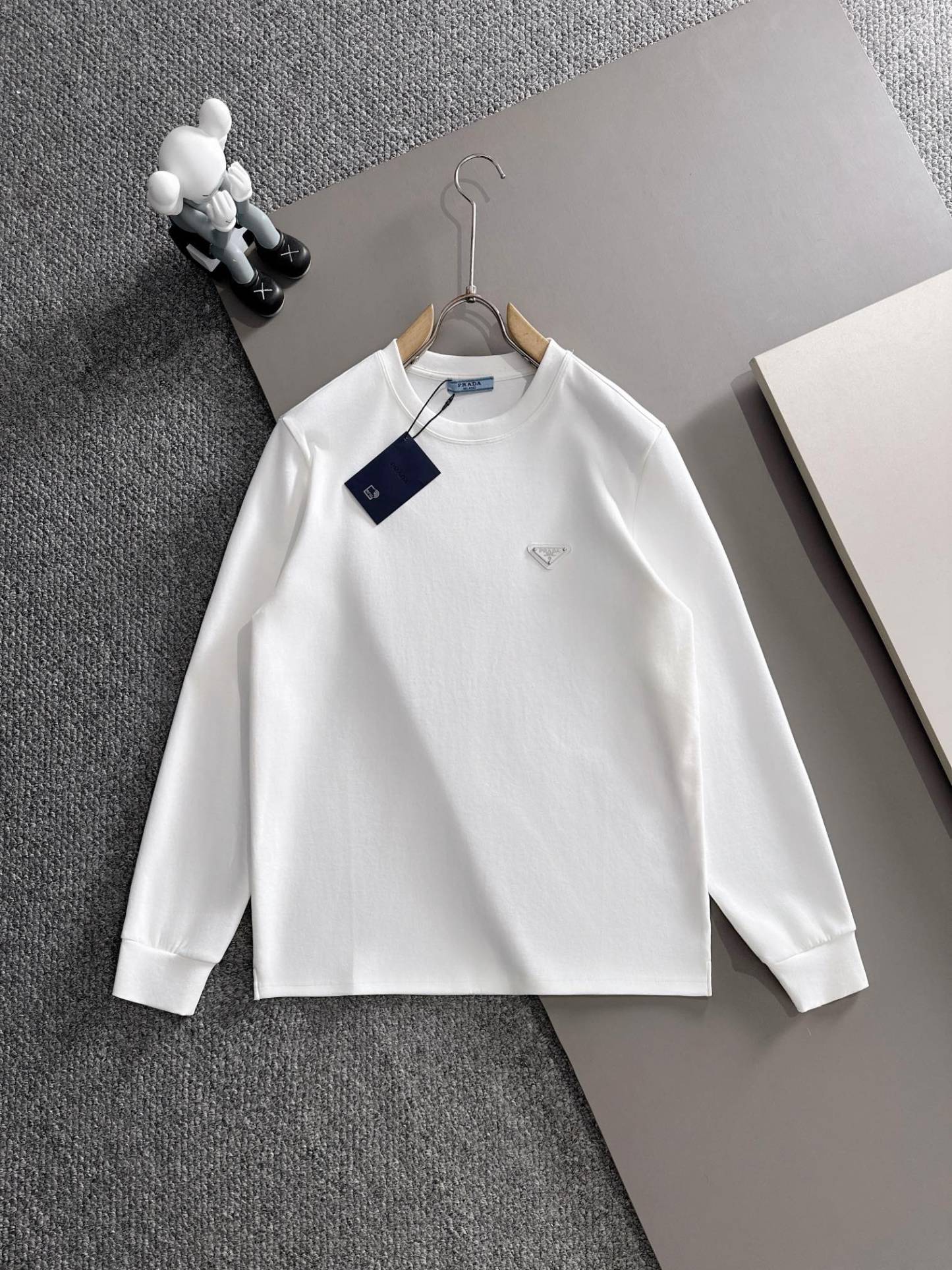 プラダ「Prada」ハイデンシティ モダール スウェットシャツ