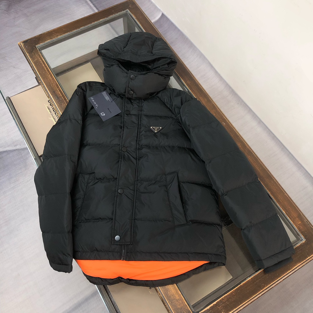 プラダ「Prada」ダウン ジャケット