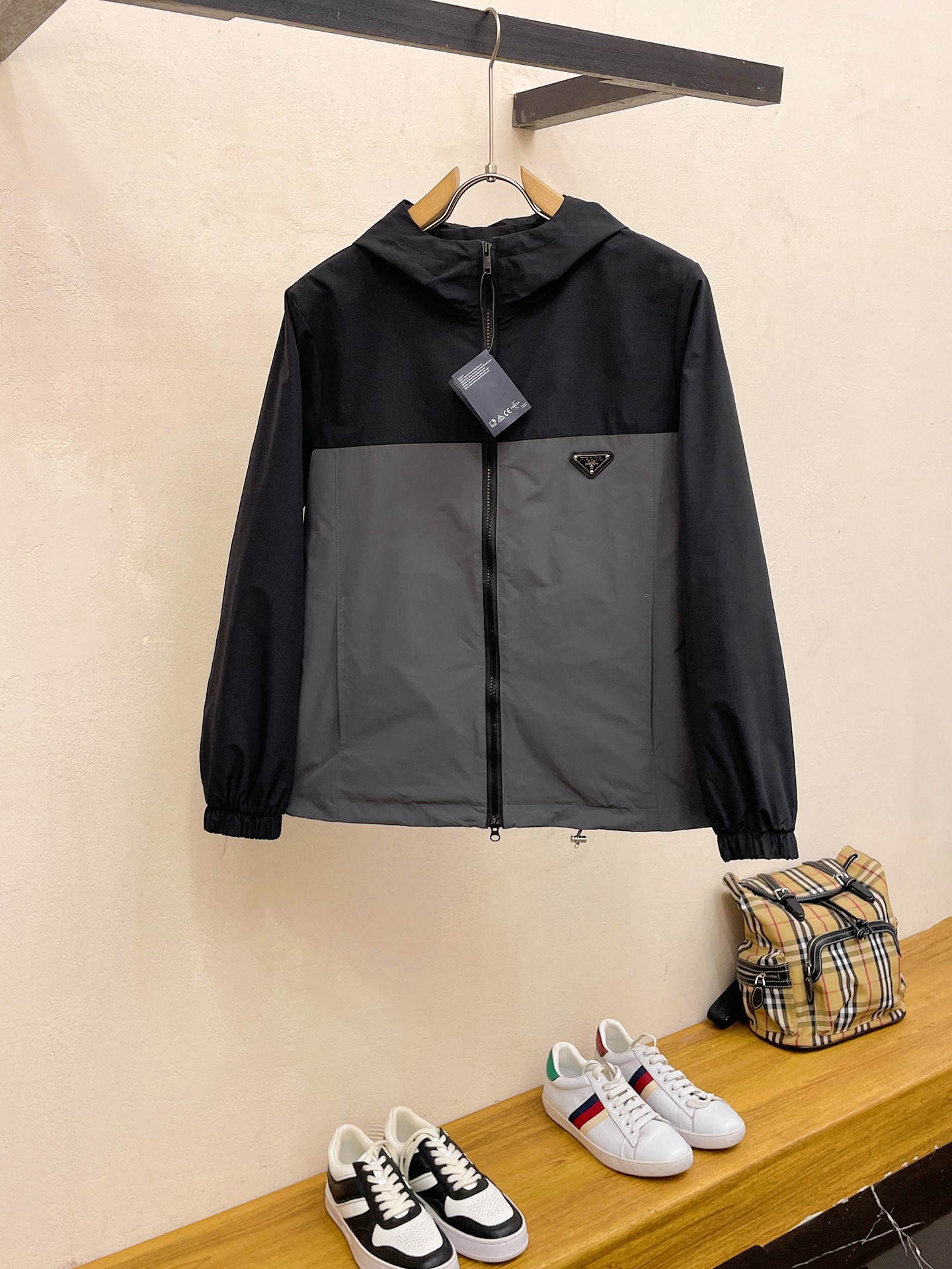 プラダ「Prada」テクニカル ジャケット
