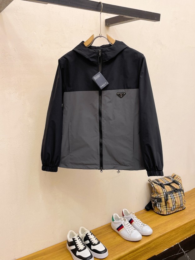 プラダ「Prada」テクニカル ジャケット