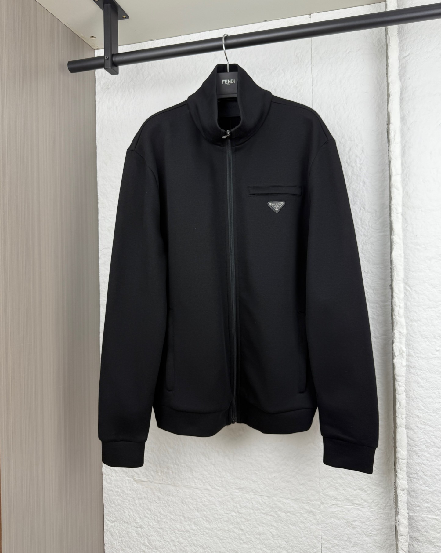 プラダ「Prada」テクニカル ジャケット