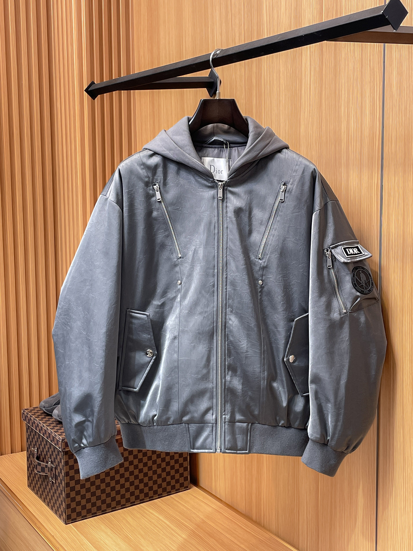 ディオール「Dior」テクニカル ジャカード ダウン ジャケット
