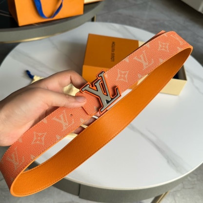 ルイ・ヴィトン「Louis Vuitton」ベルト･LV イニシャル 40MM リバーシブル