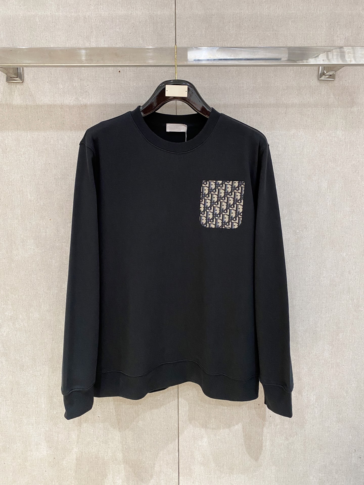 ディオール「Dior」エッセンシャル クルーネック スウェットシャツ