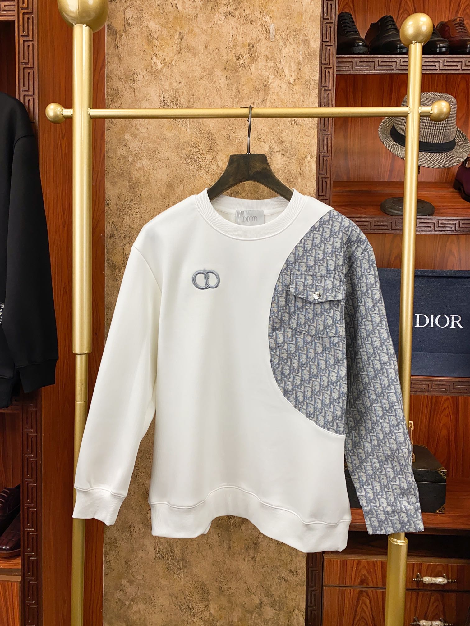 ディオール「Dior」ロゴ スウェットシャツ