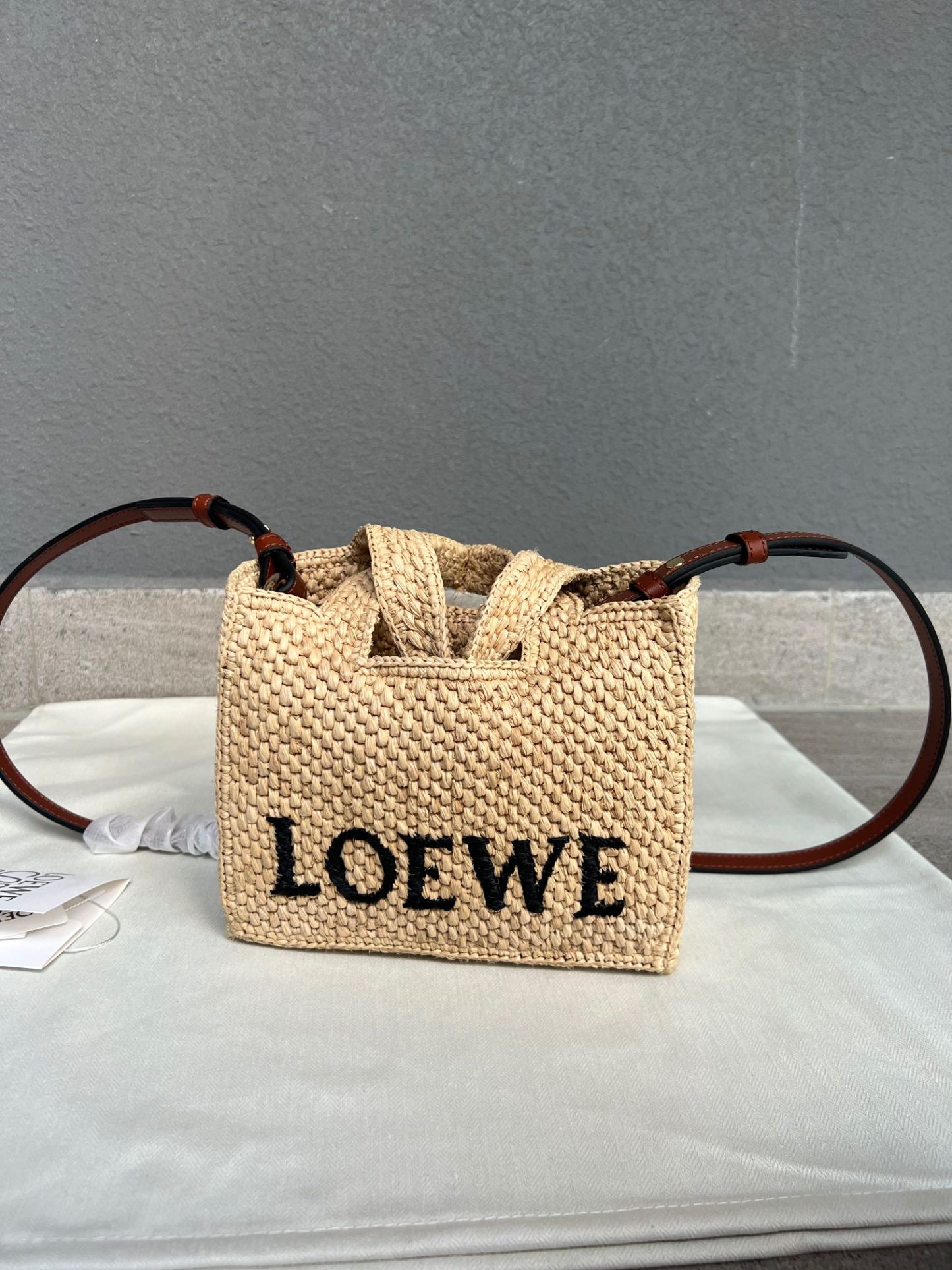 ロエベ「Loewe」Anagram Basket Small Straw Tote Bag