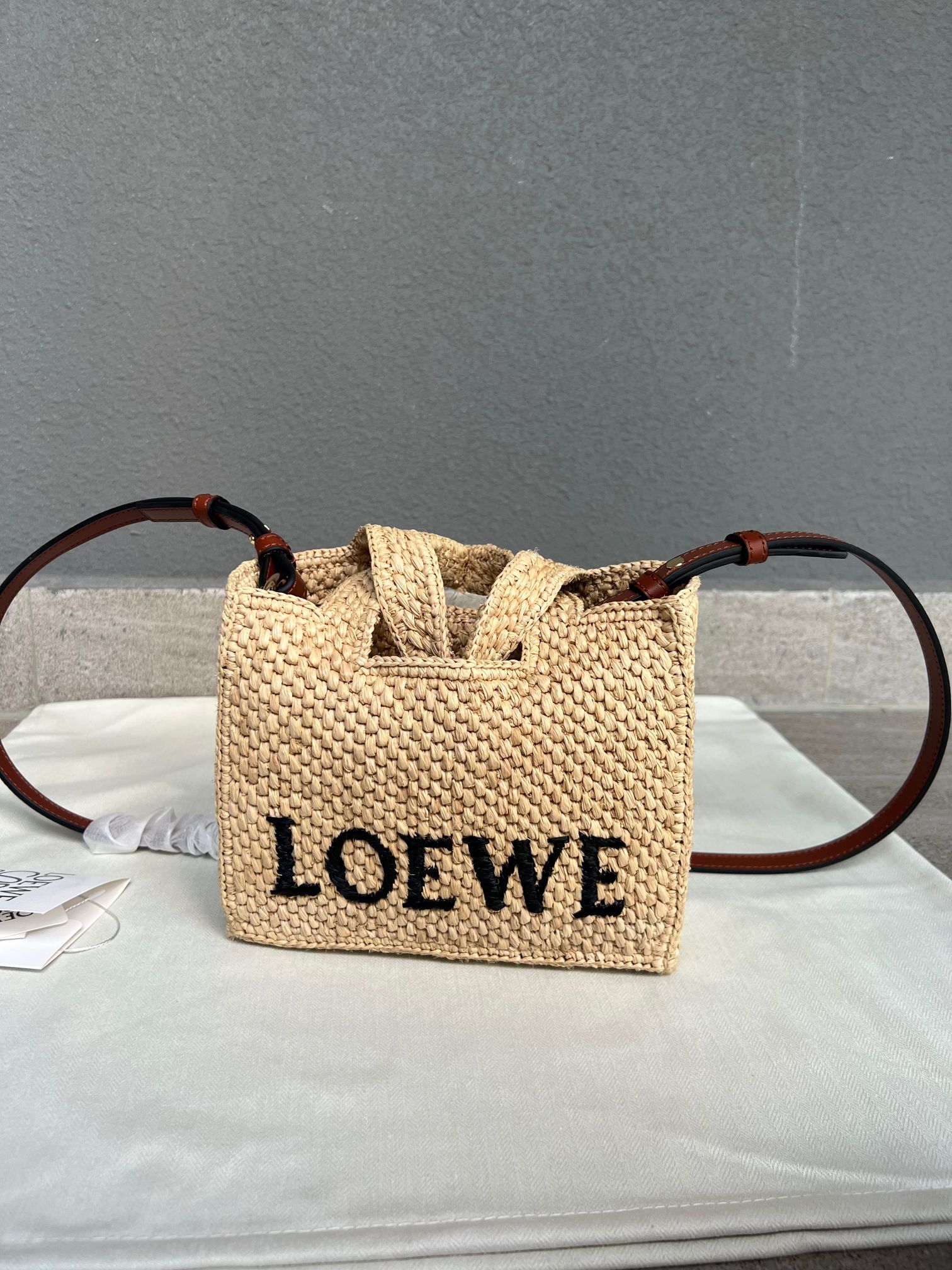 ロエベ「Loewe」Anagram Basket Small Straw Tote Bag