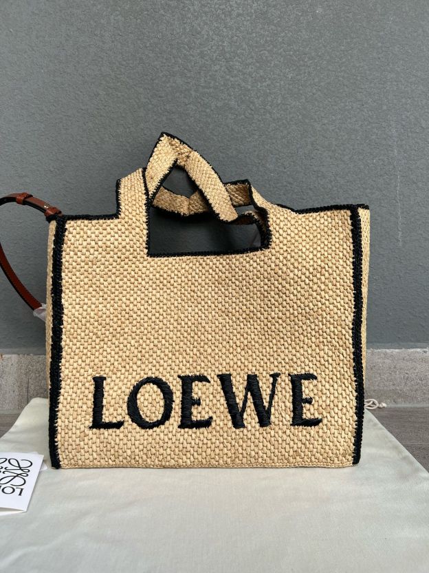 ロエベ「Loewe」Anagram Basket ラージトートバッグ ラフィア素材