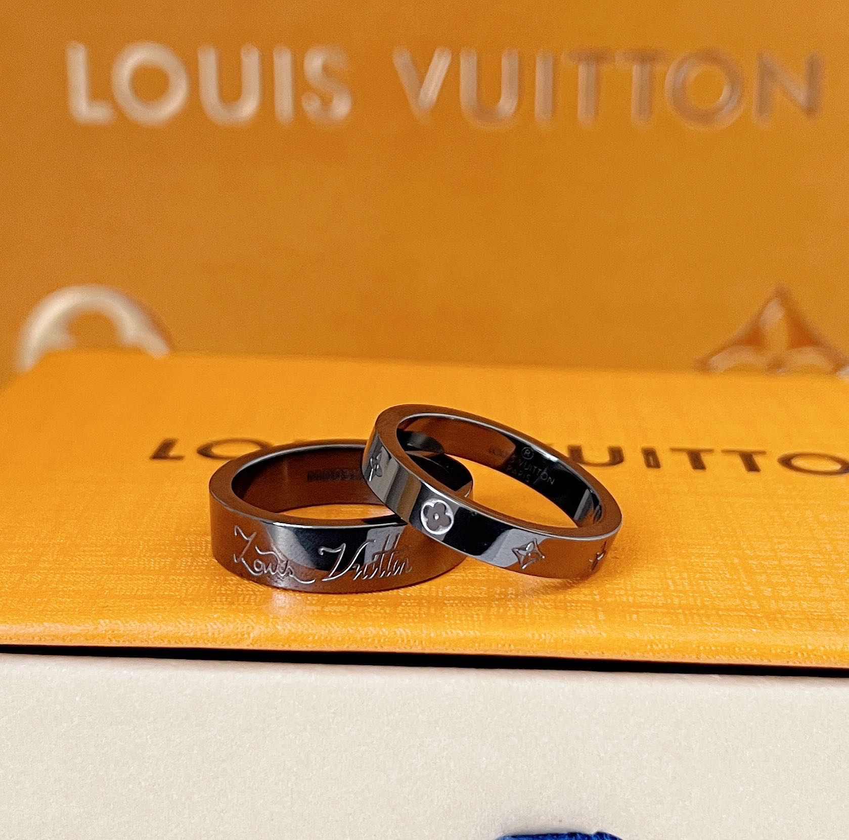 ルイ・ヴィトン「Louis Vuitton」Volt Upside Down リング