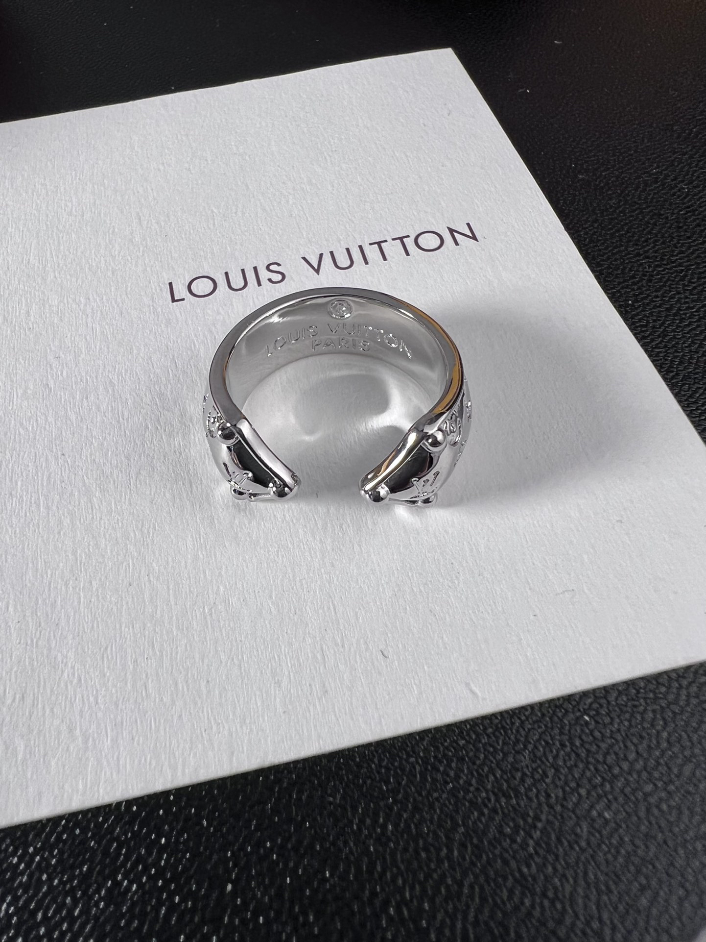 ルイ・ヴィトン「Louis Vuitton」Le Damier de Louis Vuitton Small Ring