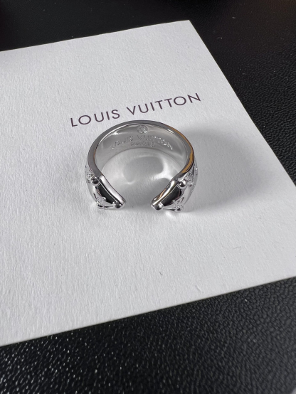 ルイ・ヴィトン「Louis Vuitton」Le Damier de Louis Vuitton Small Ring