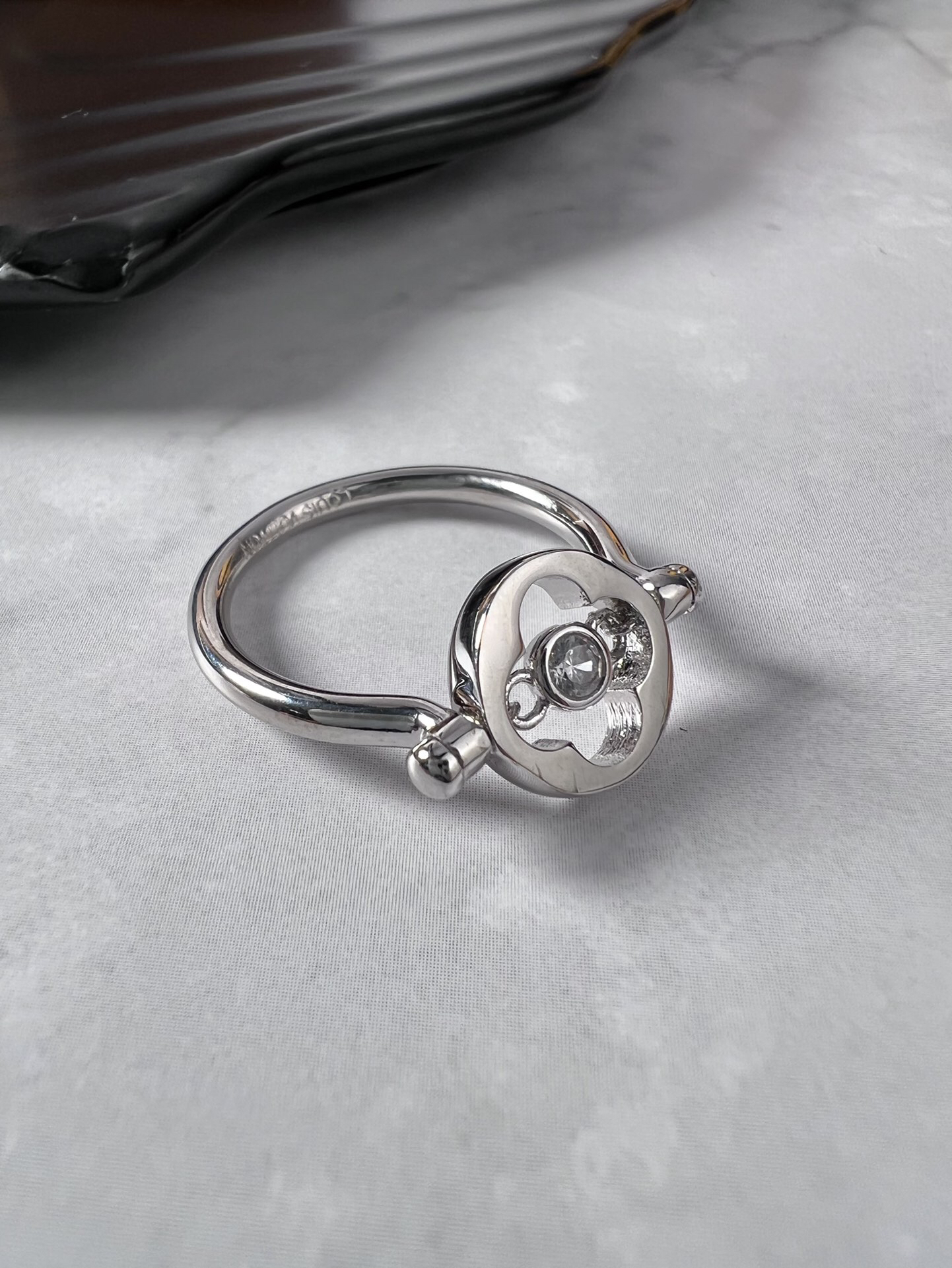 ルイ・ヴィトン「Louis Vuitton」Le Damier deリング