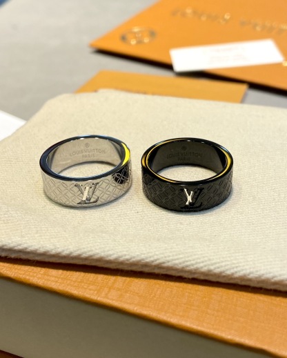 ルイ・ヴィトン「Louis Vuitton」Blossom 大型鏤空リング